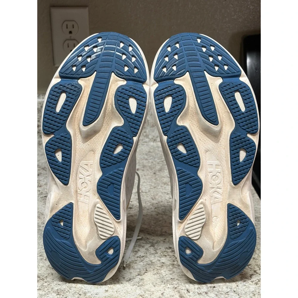 Hoka Skyflow Mens Running Shoes White Gold Frost 1155111 FTG Size 10 D